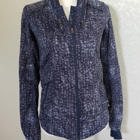 Lululemon jacket with hideaway hoodie - Picture 1 of 6
